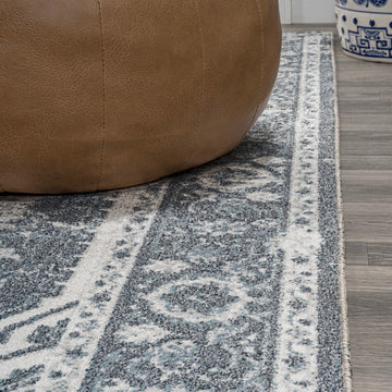 Keesha Bold Distressed Medallion Low-Pile Machine-Washable Area Rug